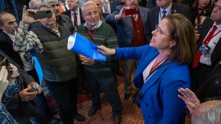 Demokrat Parti Genel Başkanlığına Gültekin Uysal yeniden seçildi! Kongrede adaylık tartışması